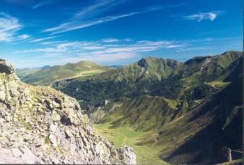 Auvergne :  des lacs, des Volcans