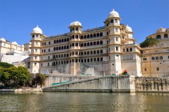 Palais rajputs et Monts Aravallis