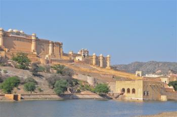 Palais rajputs et Monts Aravallis